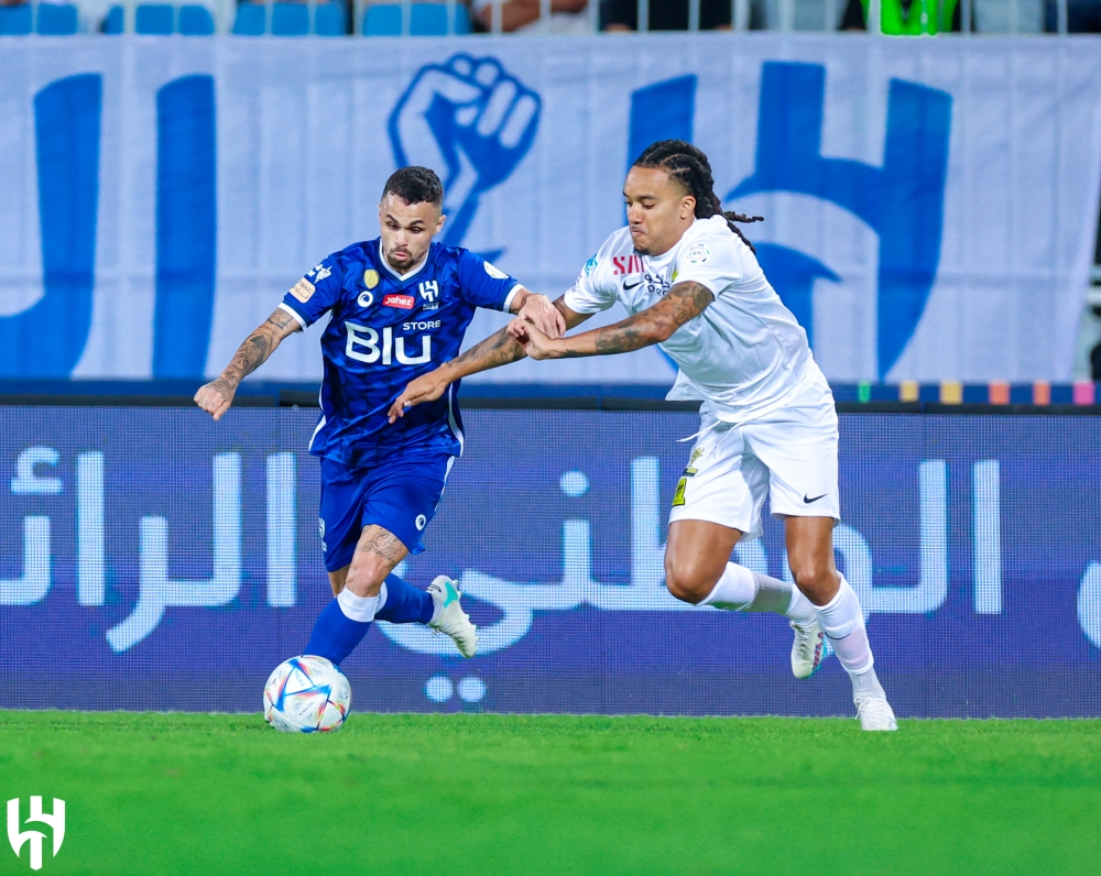 كلاسيكو ناري.. الهلال والاتحاد قمة سعودية بنكهة عربية