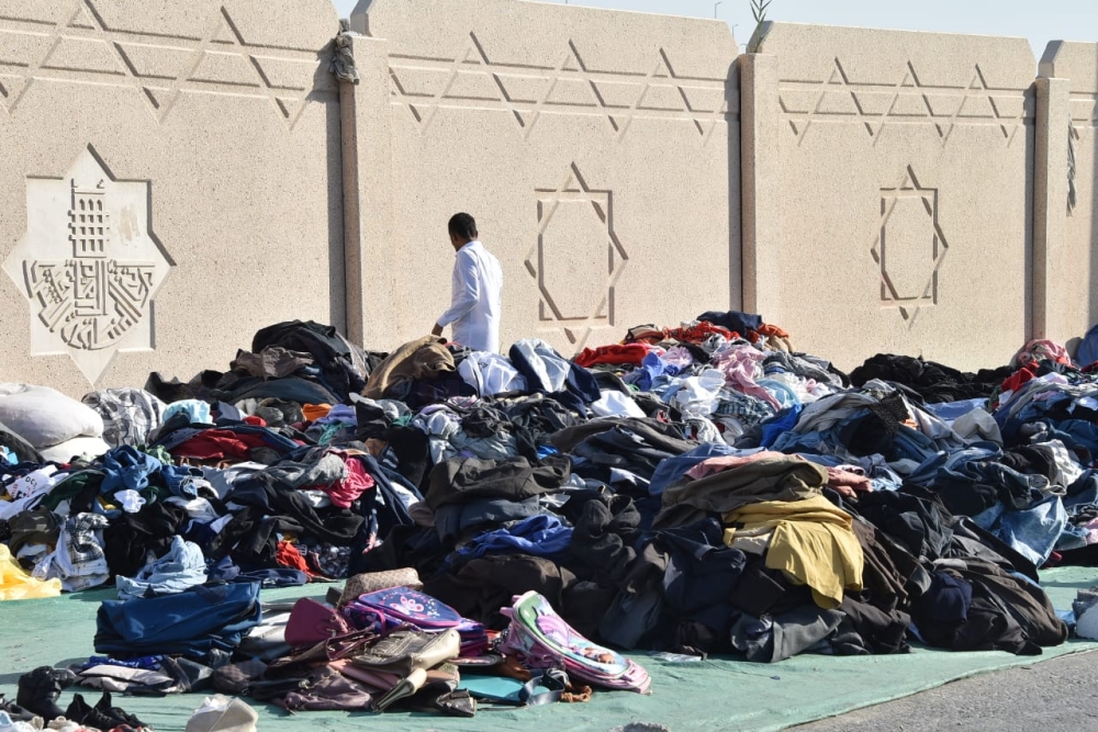 البيع على الارصفة خارج الحراج
