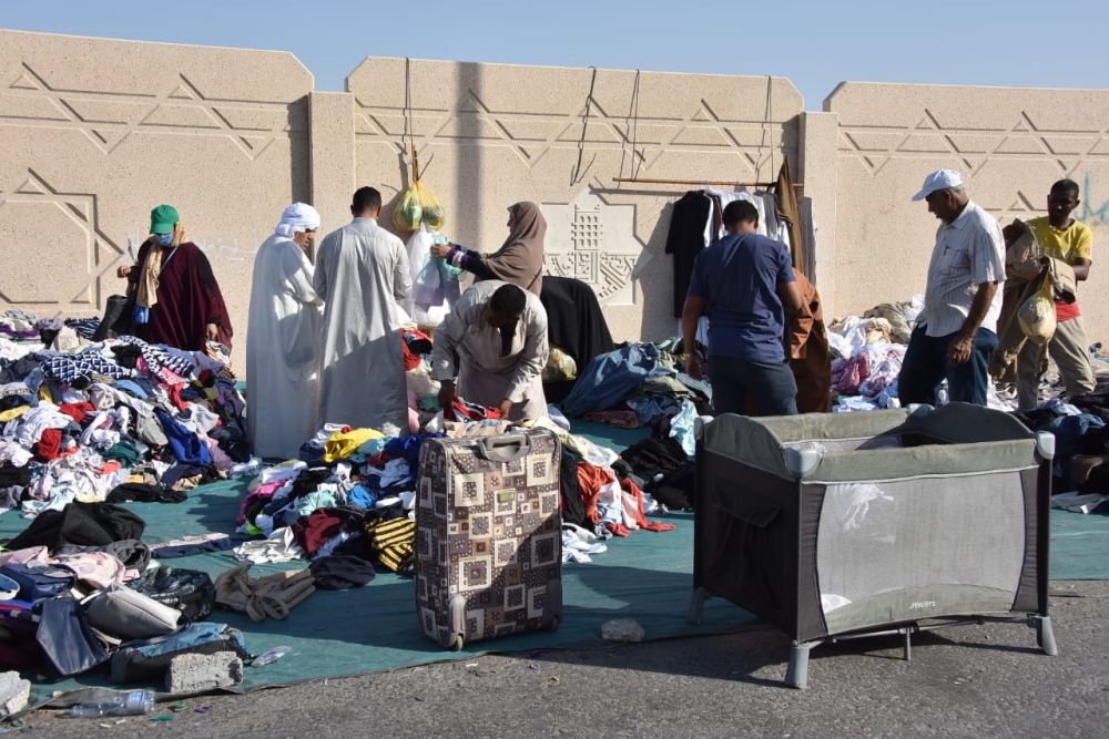 البيع على الارصفة خارج الحراج