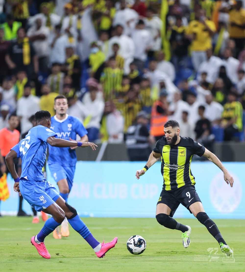 التاسعة في مسيرته.. بنزيما يسجل رقما سلبيا أمام الهلال