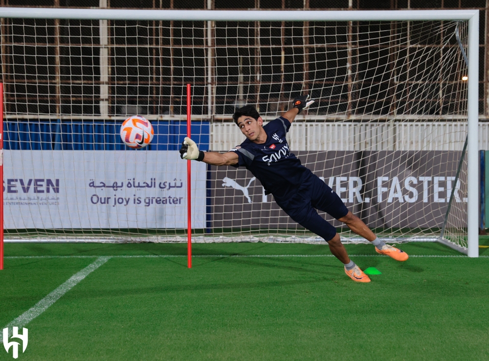 بونو يظهر لأول مرة في تدريبات الهلال استعدادًا للفيحاء