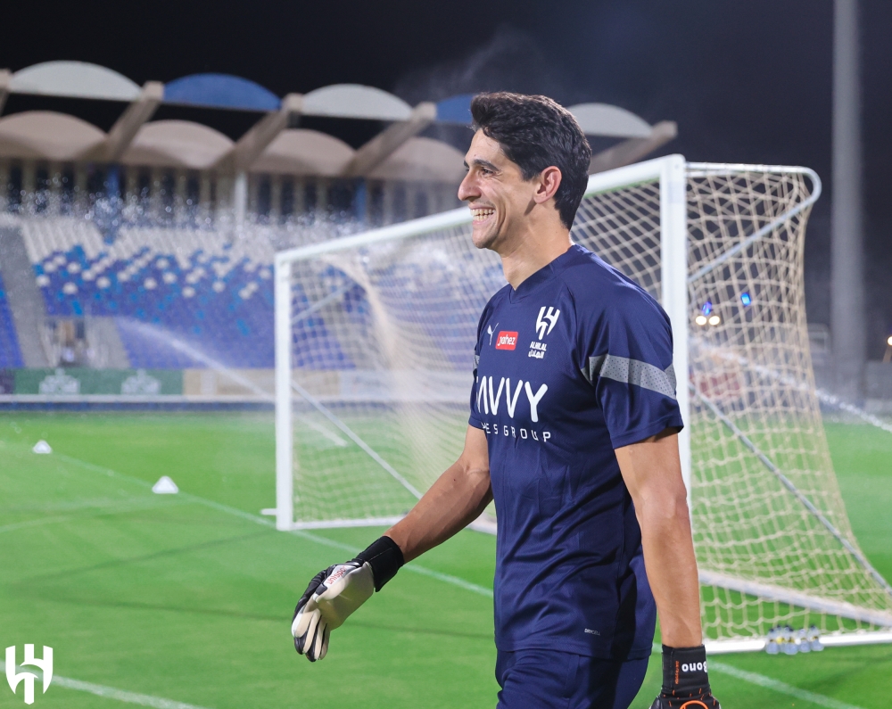 بونو يظهر لأول مرة في تدريبات الهلال استعدادًا للفيحاء