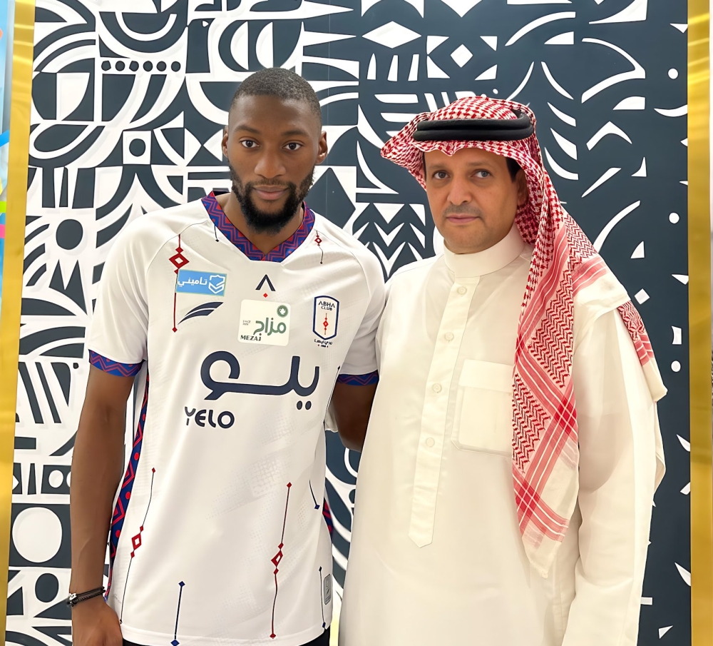 رسميًا.. أبها يوقع مع الكاميروني كارل إيكامبي