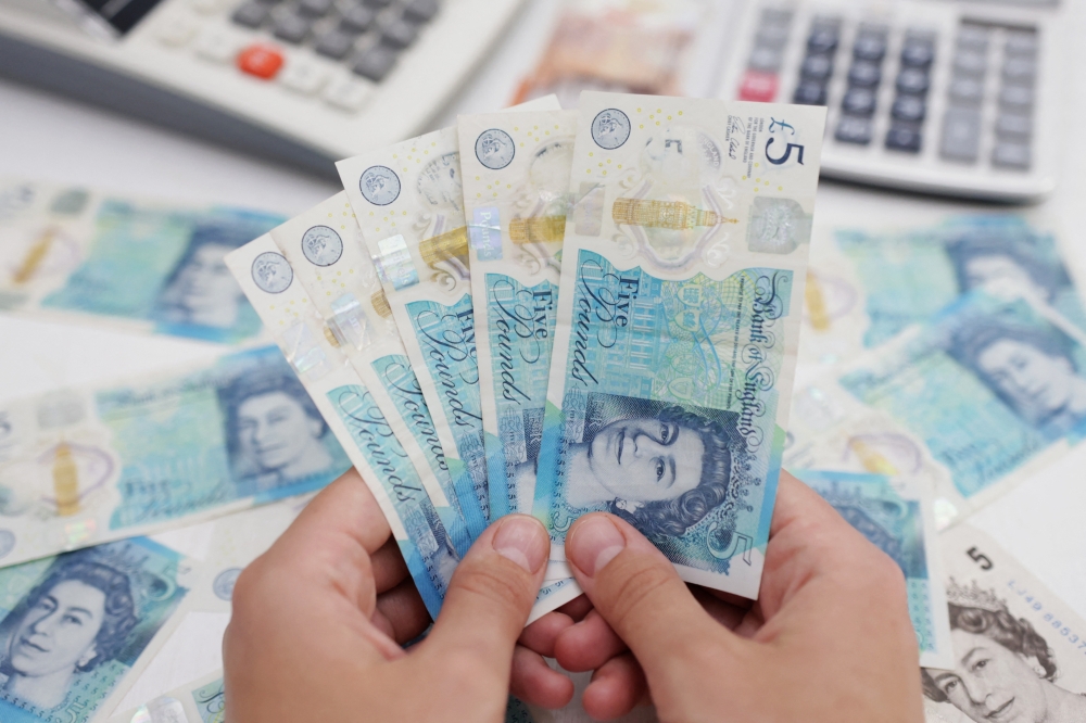 الأسهم البريطانية تغلق على ارتفاع