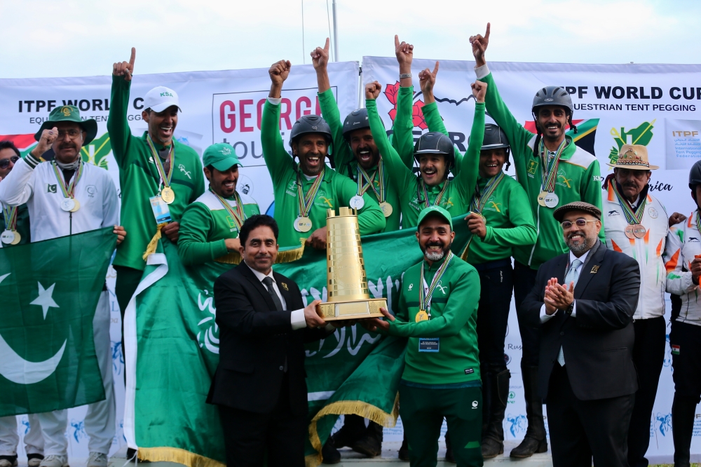 المنتخب السعودي لالتقاط الأوتاد بطلاً للعالم