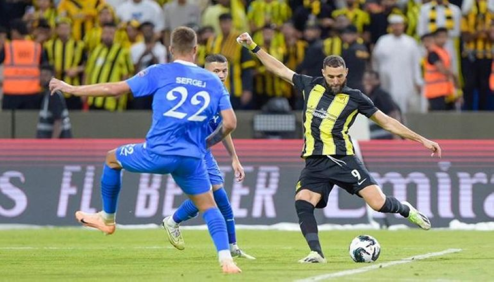 في كلاسيكو دوري روشن.. صراع صفقات الاتحاد والهلال