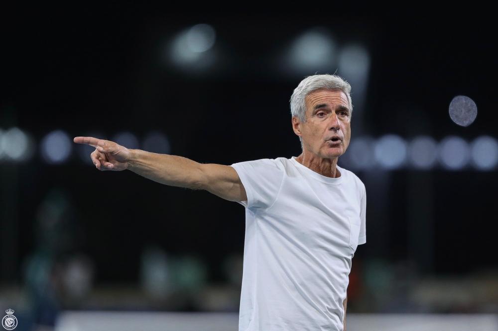 فيديو.. لاعبو النصر يحتفلون بيوم ميلاد كاسترو