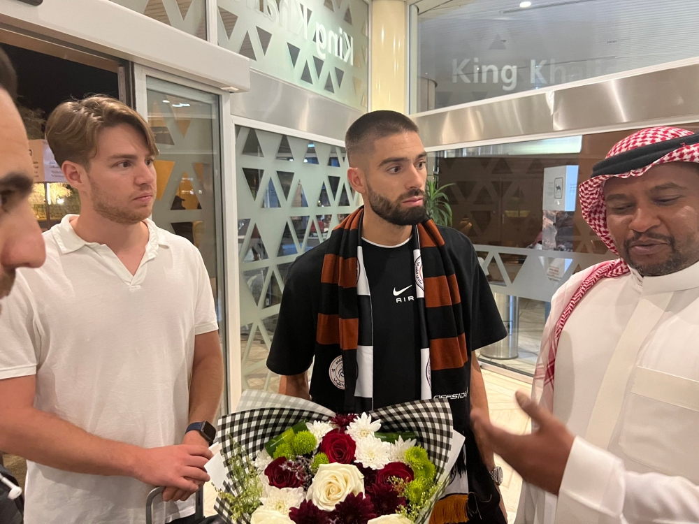 كاراسكو يصل الرياض استعدادا للانضمام إلى الشباب