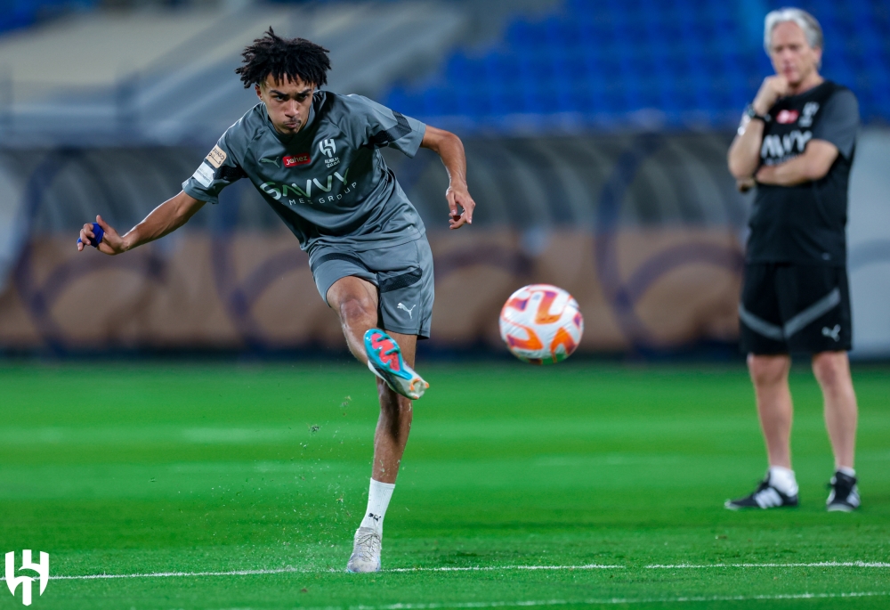 بالتسديد والتكتيك.. جيسوس يُطور من لاعبي الهلال