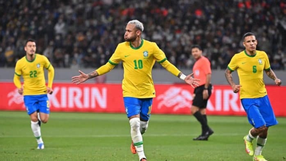 ثلاثي دوري روشن والزعامة الدولية