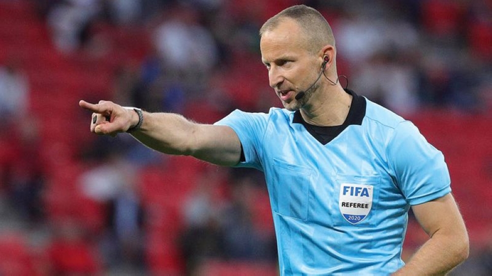 المجري تاماس بوغنار حكمًا لمواجهة الهلال والرياض