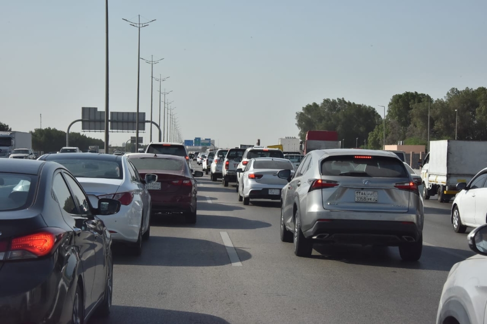 شاهد| مطالبات عاجلة بحلول للازدحام المروري في الدمام