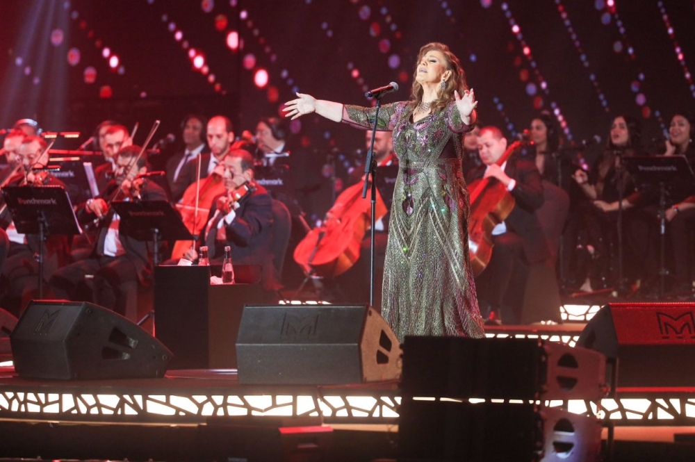 كانت الوصلة الأخيرة للفنانة ميادة الحناوي، التي استقبلها الجمهور السعودي بشوق وحب - اليوم