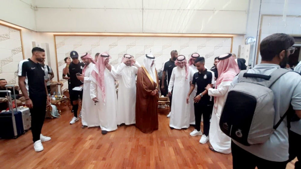 السفير السعودي في إيران يستقبل بعثة النصر
