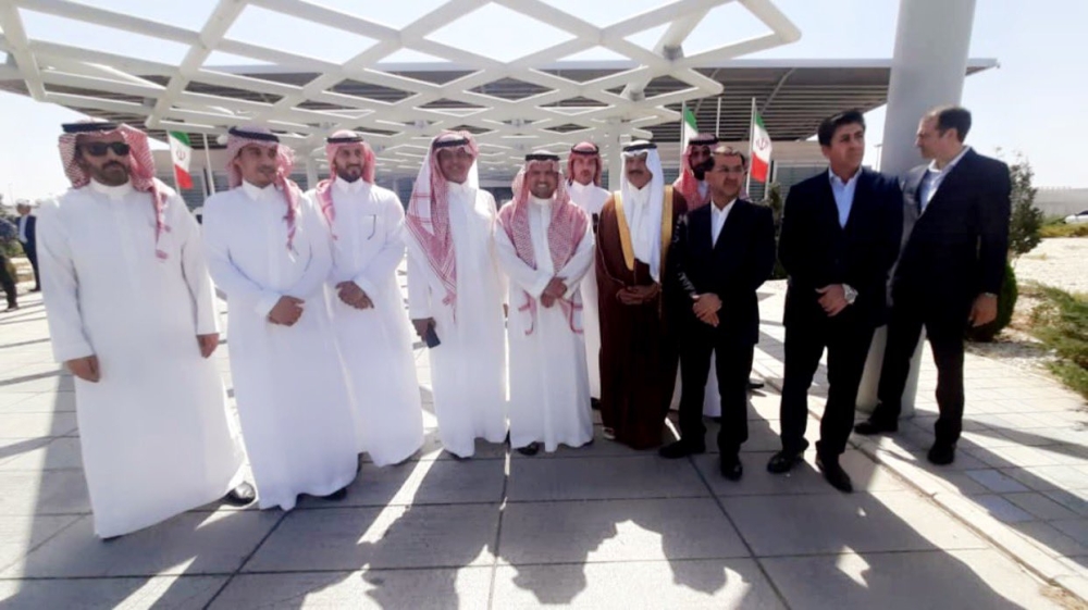 السفير السعودي في إيران يستقبل بعثة النصر