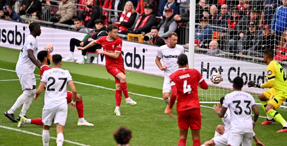 ليفربول يواصل انتصاراته بثلاثية على وست هام