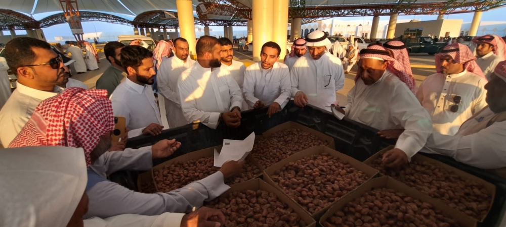 تسجيل أعلى صفقة لهذا العام بقيمة 55 ألف ريال لتمور الإخلاص - اليوم