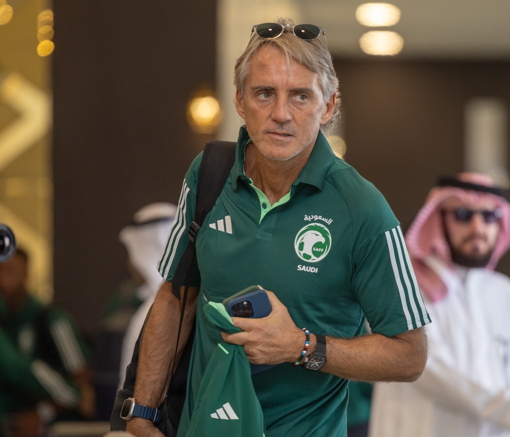 بالصور.. الأخضر يطير إلى البرتغال
