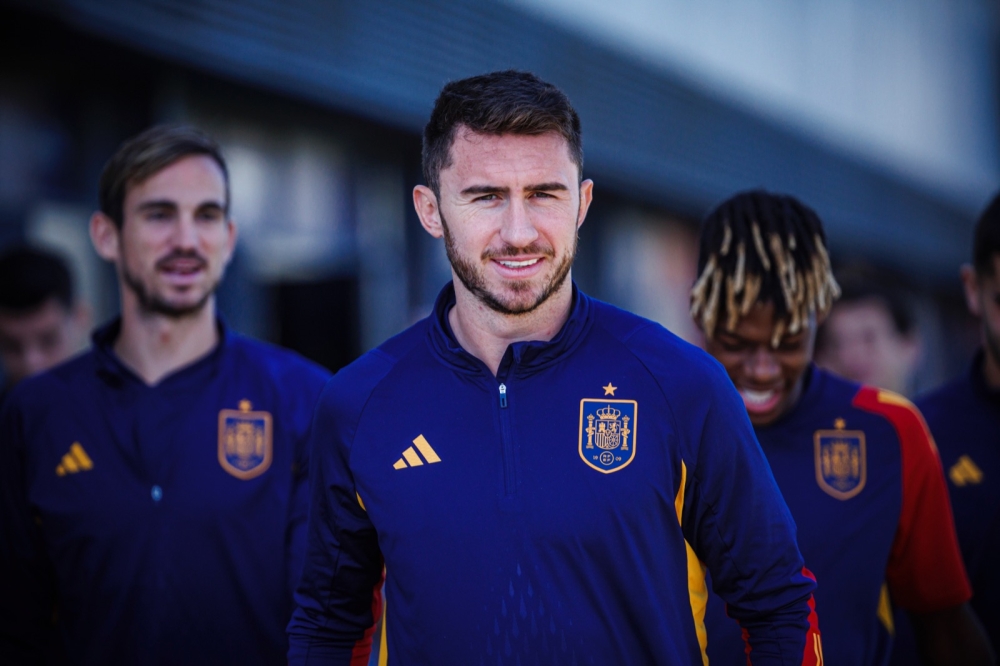 لابورت ينتظم بتدريبات منتخب إسبانيا