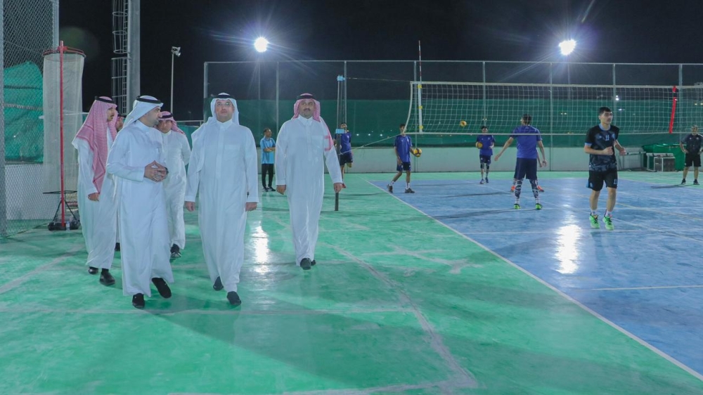 محافظ الأحساء يزور مقر نادي العدالة الرياضي