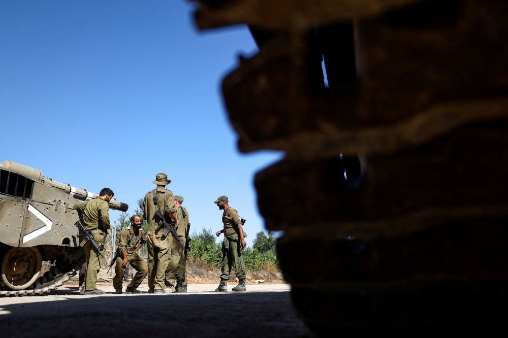 قوات الاحتلال تعتقل 74 فلسطينيًا بالضفة الغربية