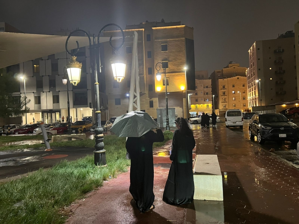 فيديو..أمطار غزيرة تروي أحياء 
