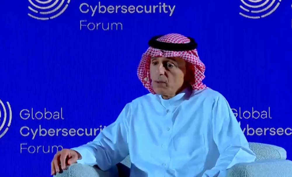 هل الذكاء الاصطناعي فرصة للتطور أم تهديد بالخطر؟