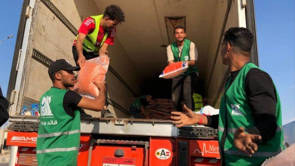 دون وقود.. غزة تستقبل 50 شاحنة مساعدات جديدة