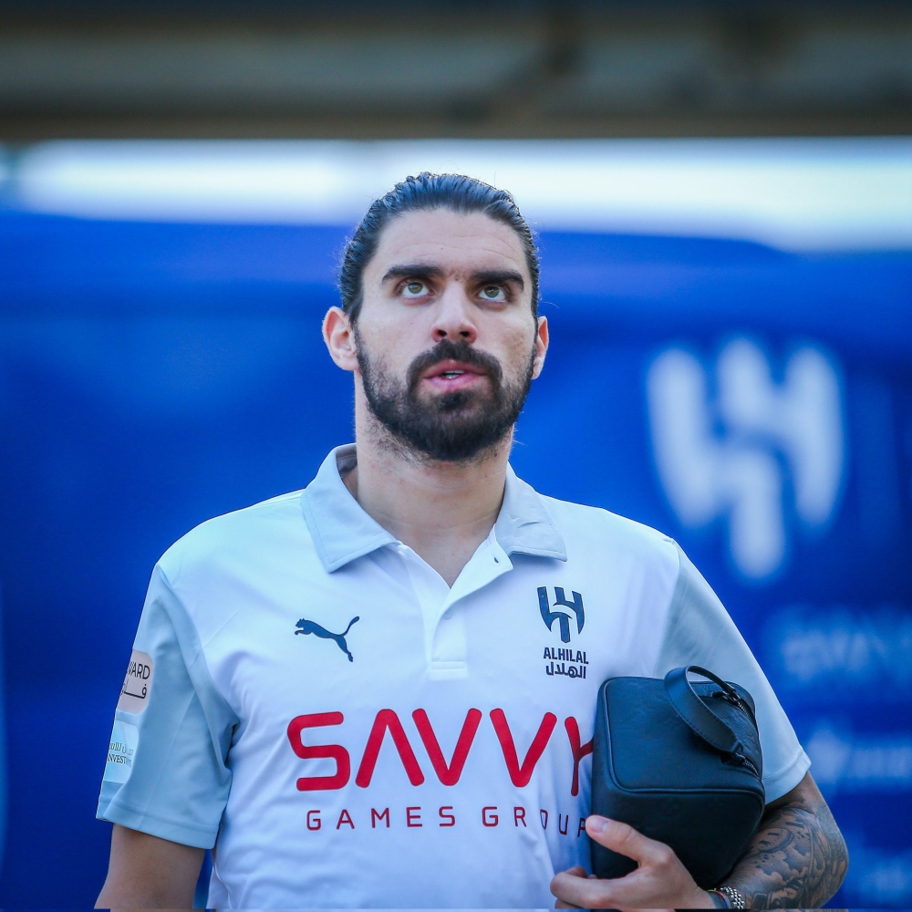 مدرب نيوكاسل يصدم جماهير الهلال بسبب روبن نيفيز