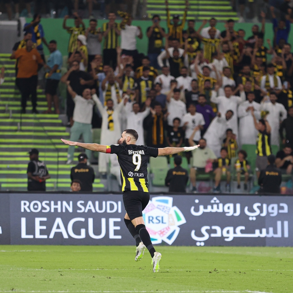 هاتريك بنزيما في أبها يقود الاتحاد للعودة إلى الانتصارات 