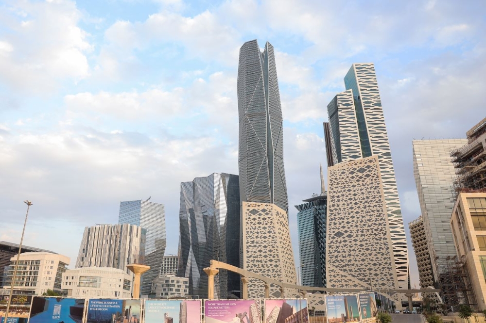 صندوق الاستثمارات العامة يستحوذ على حصة 10% في مطار هيثرو