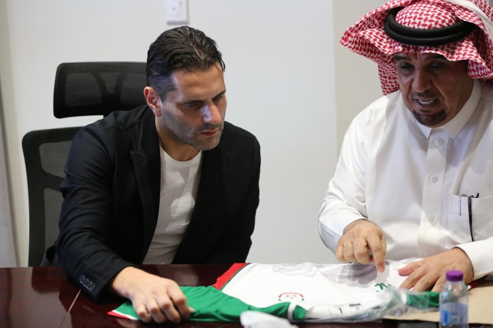 الخلود يوقع مذكرة تفاهم مع نادي رايو فاليكانو الإسباني