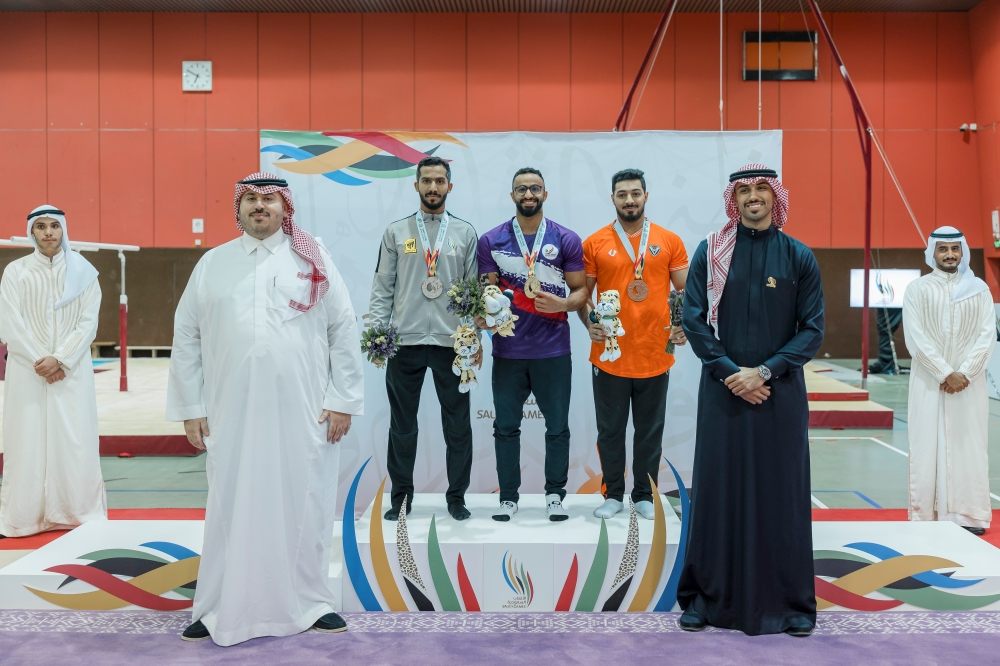فهد بن جلوي يتوج أبطال ألعاب القوى
