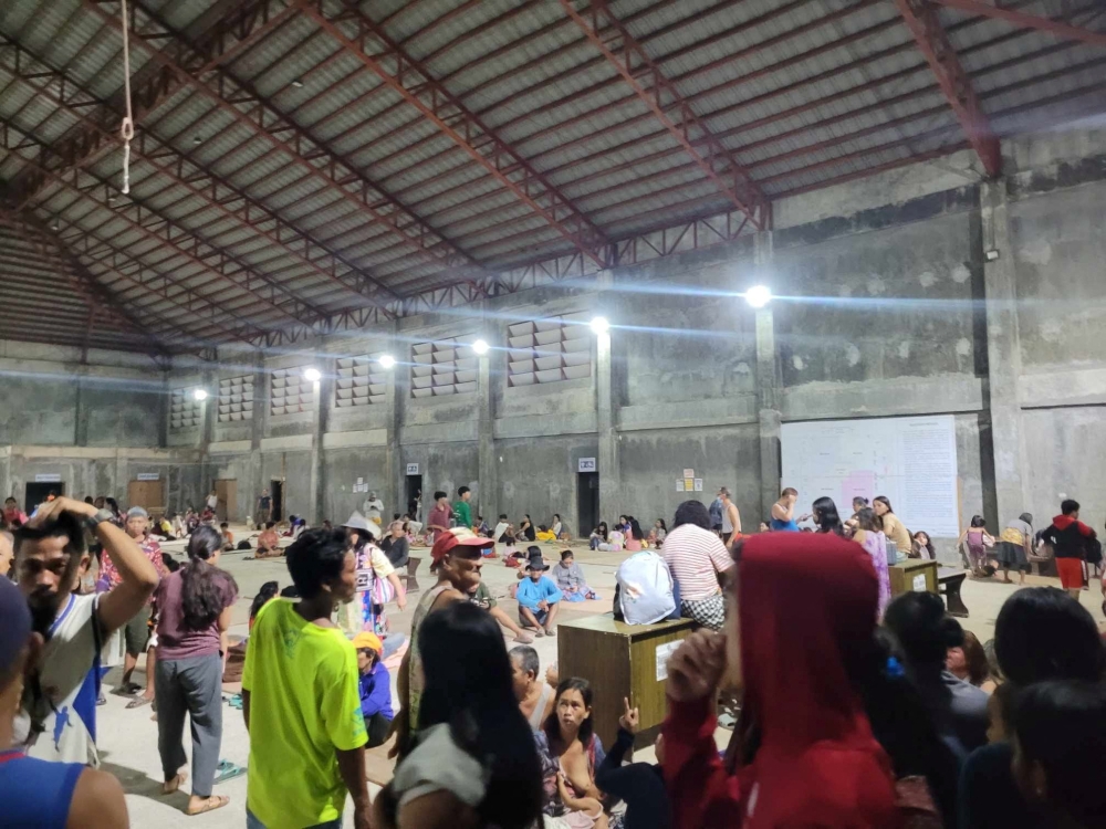 بعد زلزال الفلبين.. كيف تتشكل موجات تسونامي؟
