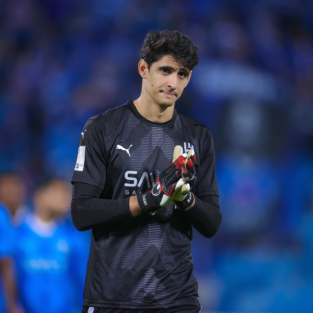 اصابة ياسين بونو في مباراة الهلال ضد ناساجي