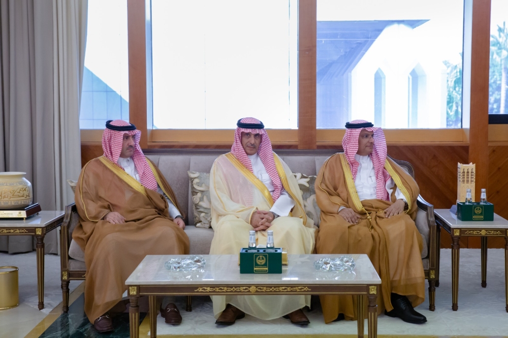 سمو أمير الشرقية خلال استقباله مجلس إدارة سابك