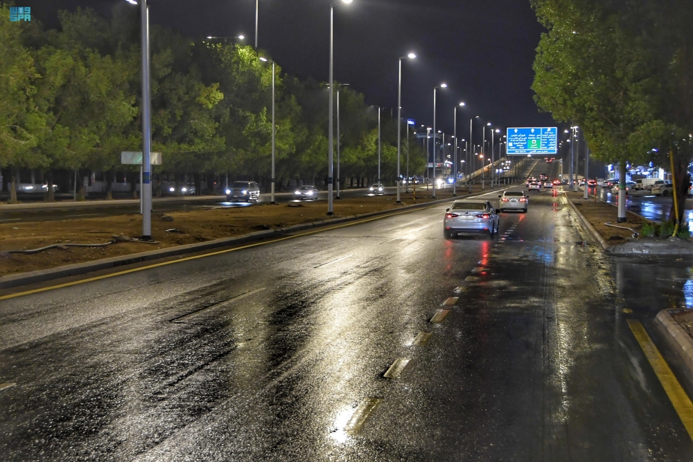 هطول أمطار متوسطة على مكة المكرمة