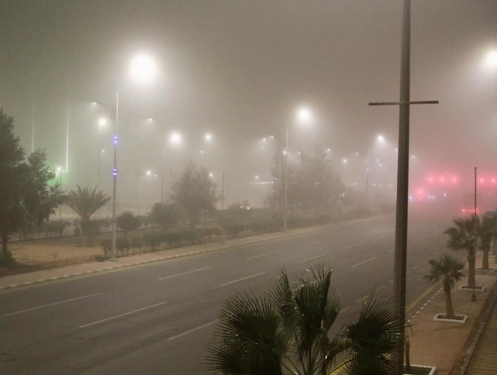 صور| الضباب يغطي أجواء محافظة طريف