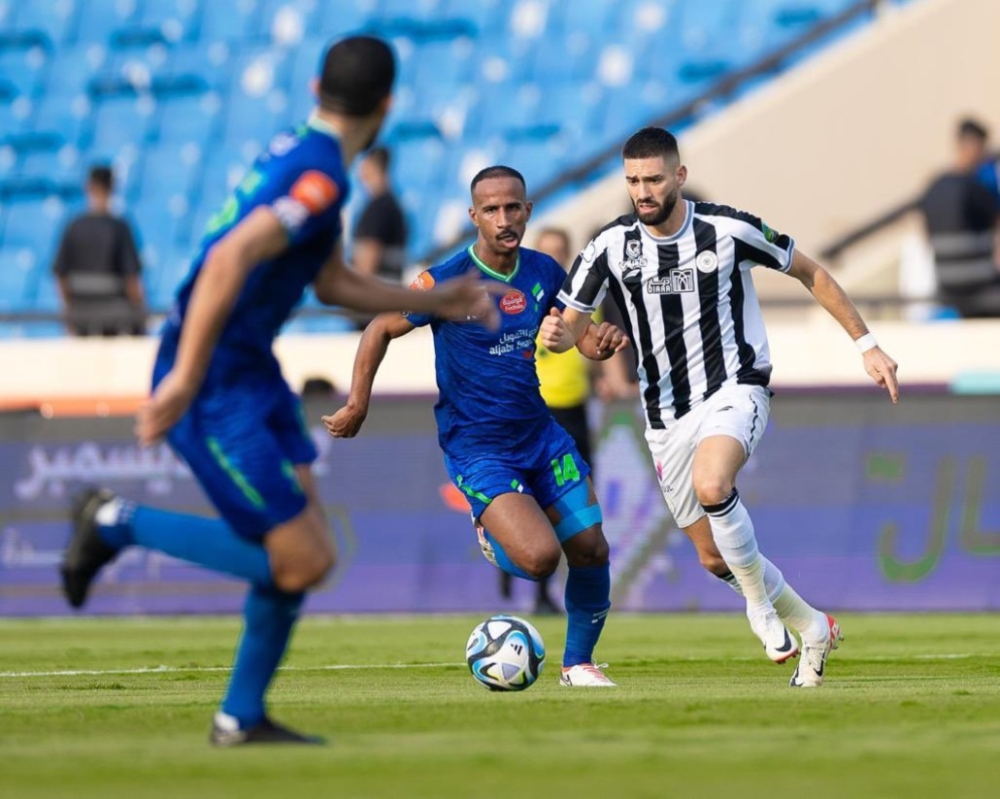 غداً.. الفتح والشباب لتضميد جراحهما في دوري روشن