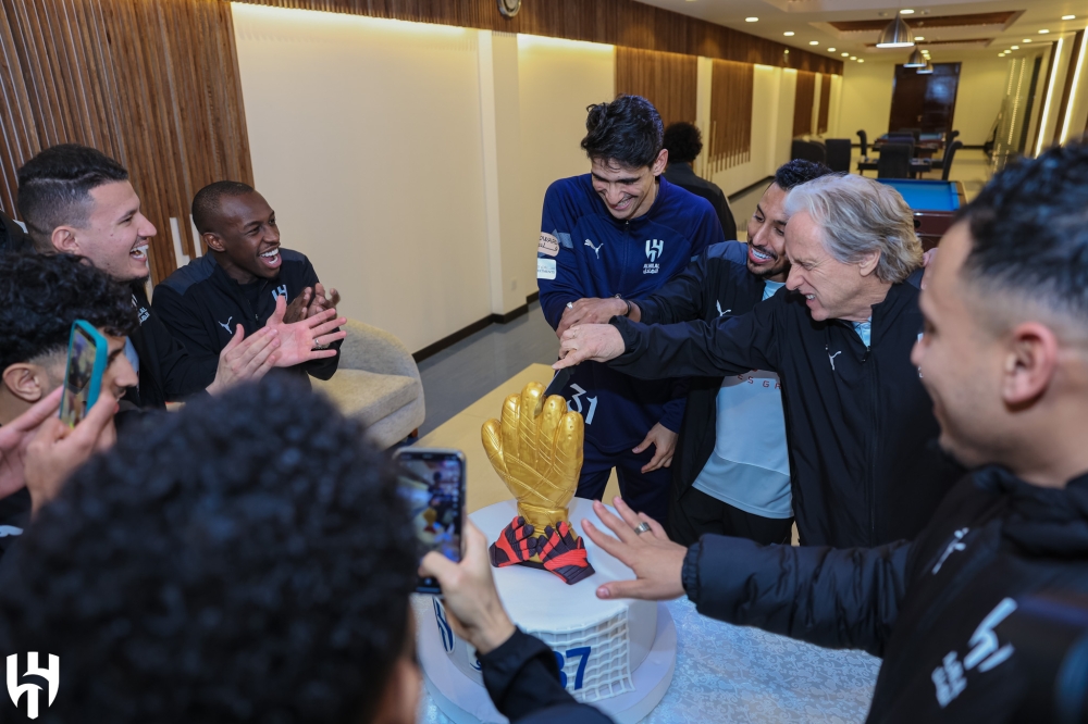 الهلال يحتفي بإنجاز بونو الأفريقي