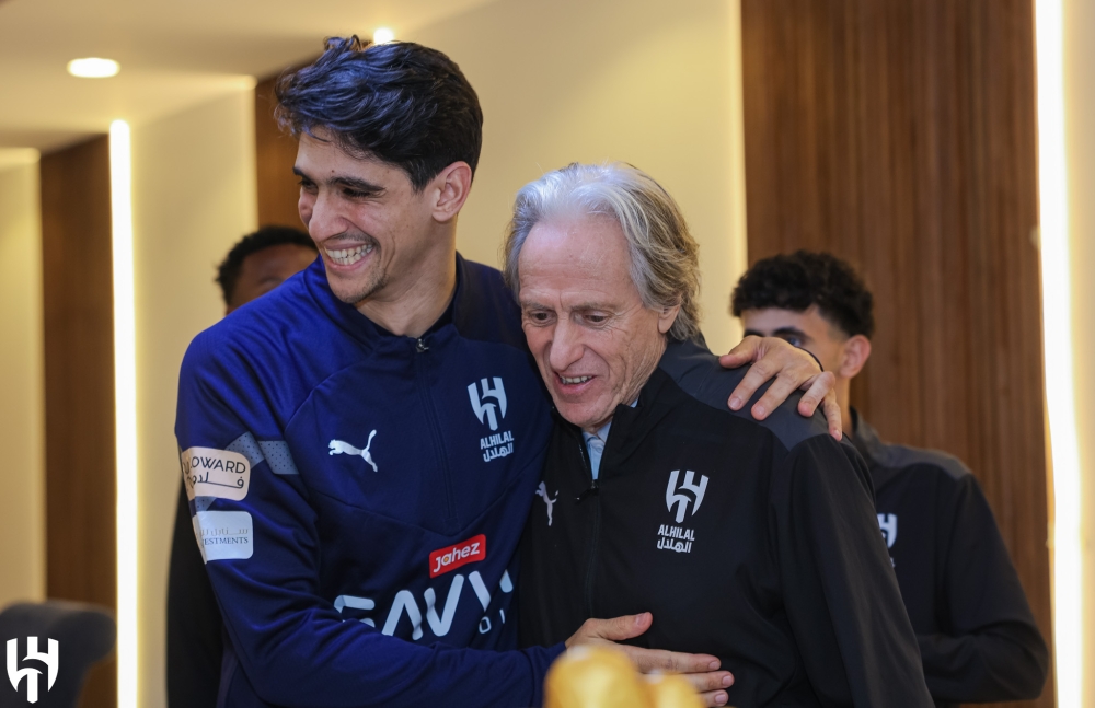 الهلال يحتفي بإنجاز بونو الأفريقي