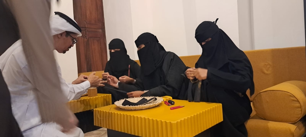 يعرضون منتجاتهم المصنوعة من أفضل أنواع الصوف الطبيعي - اليوم