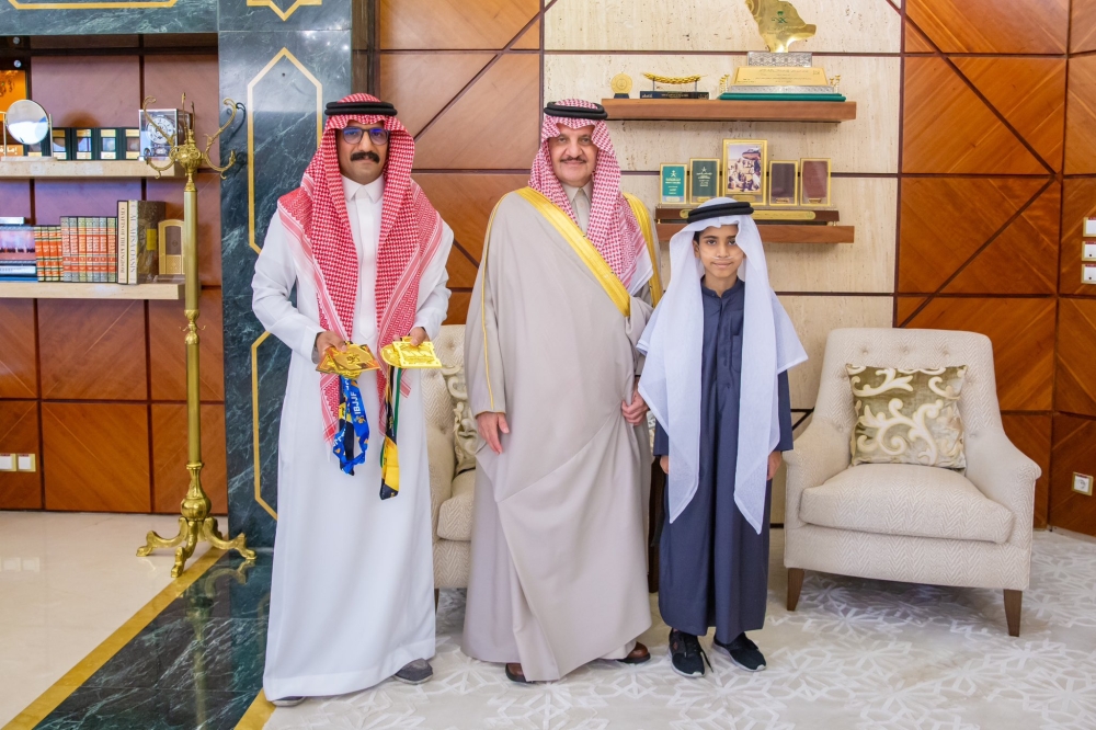 أمير المنطقة الشرقية يستقبل لاعب المنتخب السعودي للجوجيستو