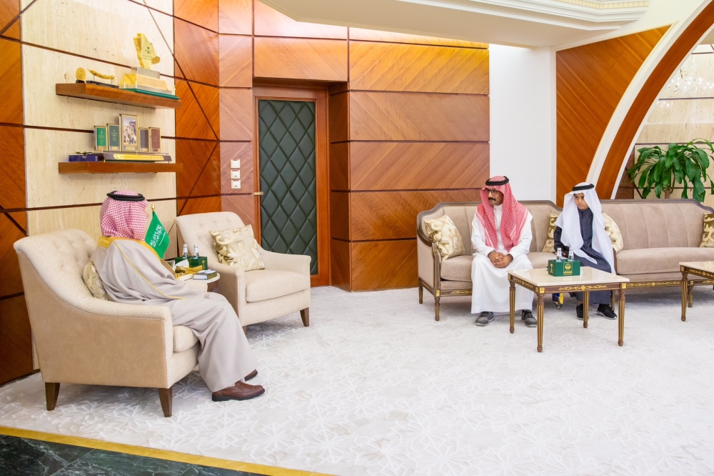 أمير المنطقة الشرقية يستقبل لاعب المنتخب السعودي للجوجيستو