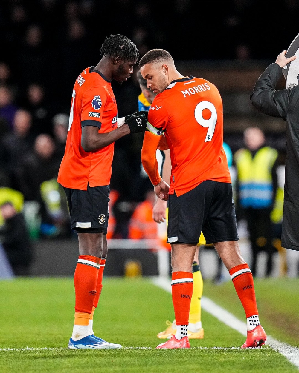 نيوكاسل يخسر أمام لوتون بالدوري الإنجليزي