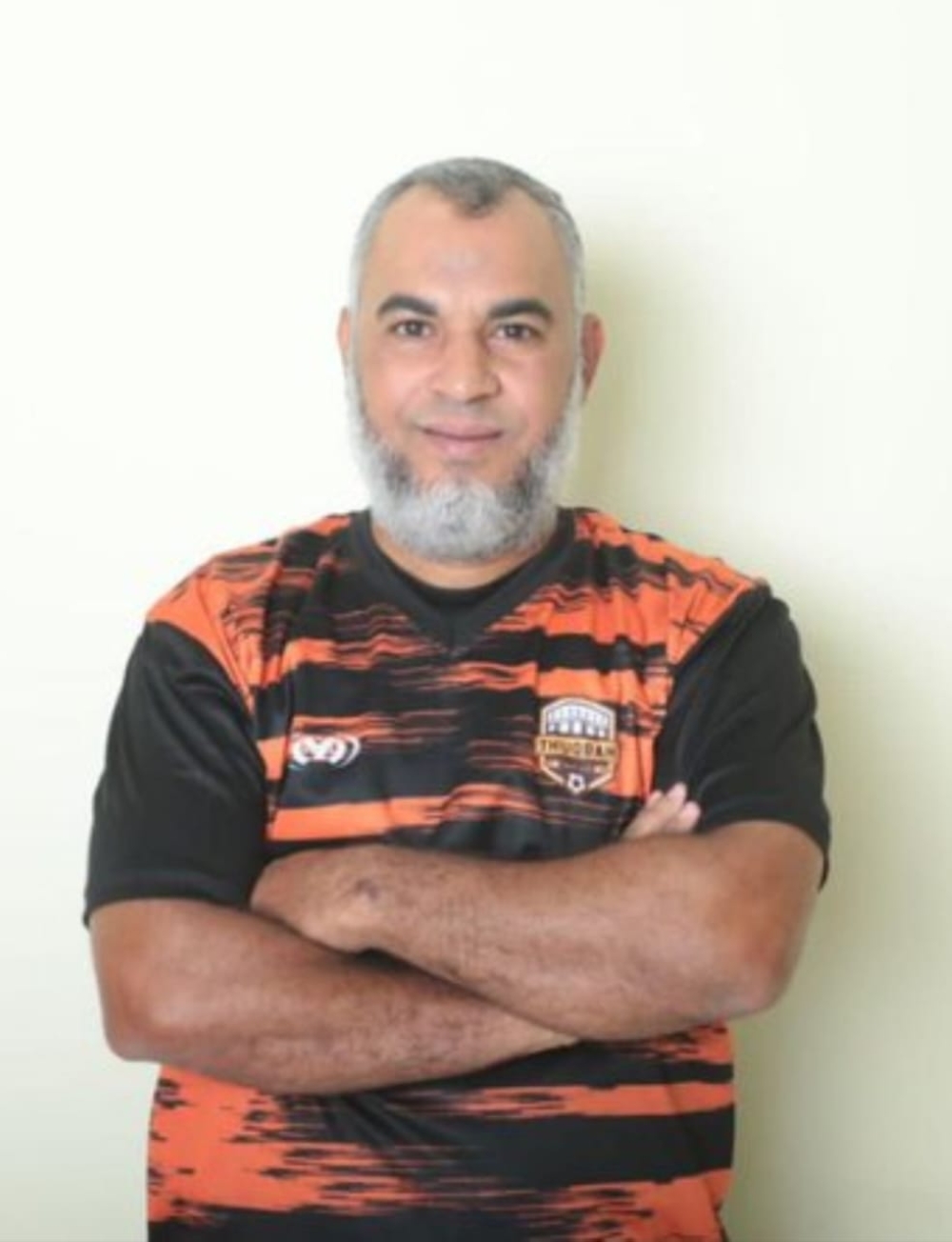 الثقبة يقيل مدربه
