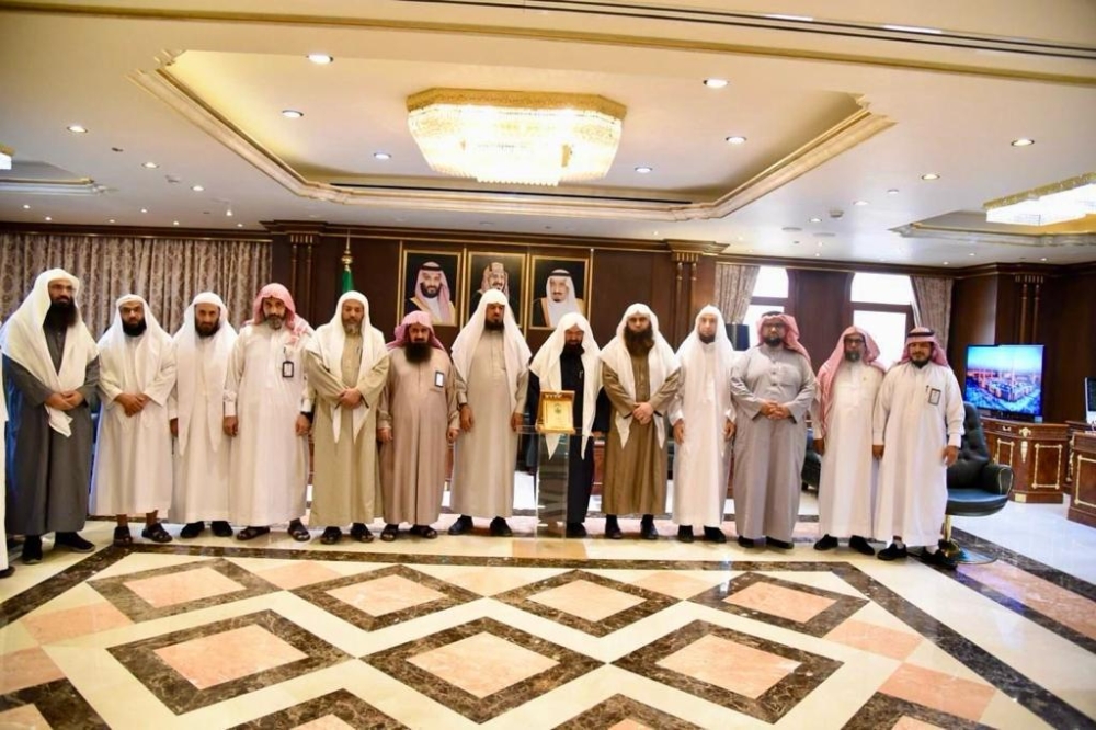 السديس خلال لقائه مع المفتين والمشايخ ومنسوبي إدارة 