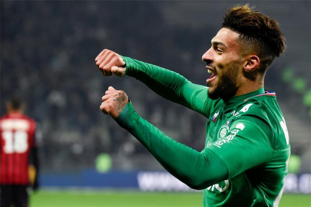 الهلال يستفسر عن ضم دينيس بوانجا