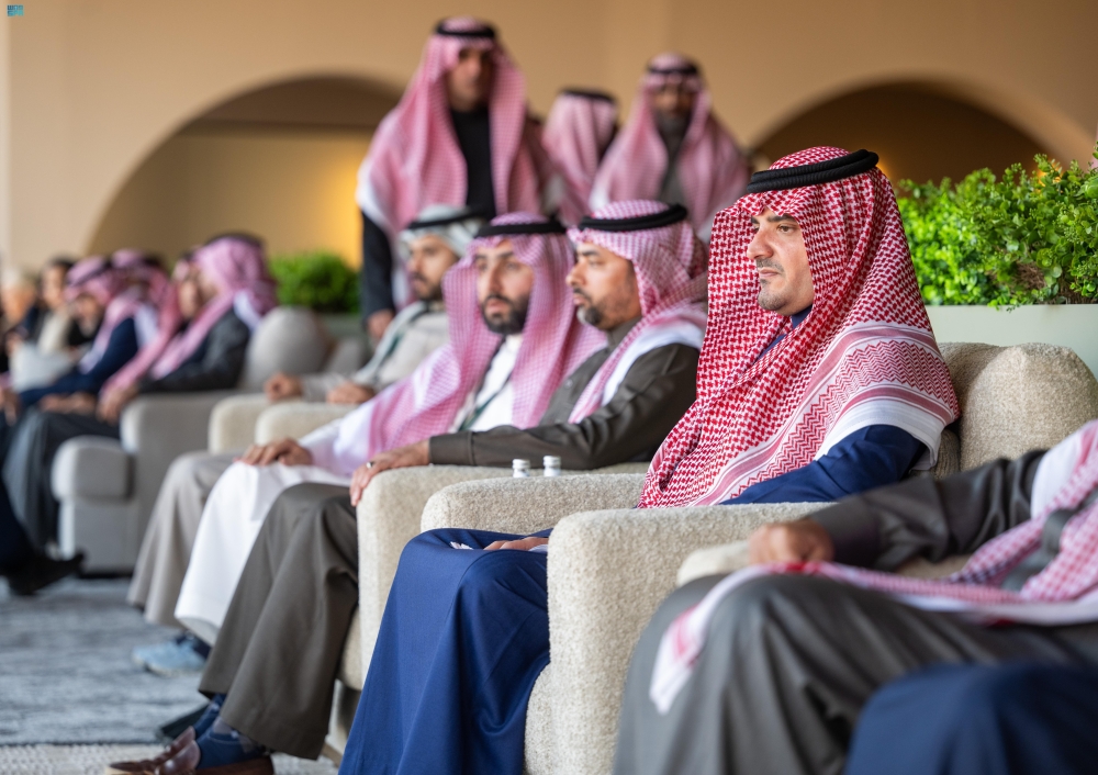 صور| وزير الداخلية يرعى ختام كأس العلا للصقور