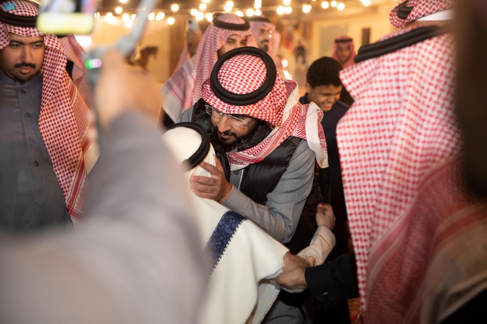 محافظ الخرج يشارك الأهالي فعاليات شتاء اليمامة - واس